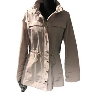 Women’s rain jacket